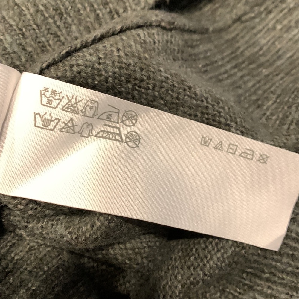 Abercrombie & Fitch Sparkly Bow Front Sweater - image 6